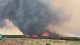 découvrez les démarches à suivre pour gérer vos réservations en cas d'incendies en france. informations pratiques et conseils pour protéger vos voyages et séjours.